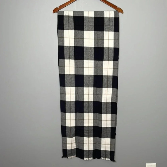 GAP Black White Tan Flannel Scarf Brushed Cotton Plaid Rectangular - Picture 7 of 7
